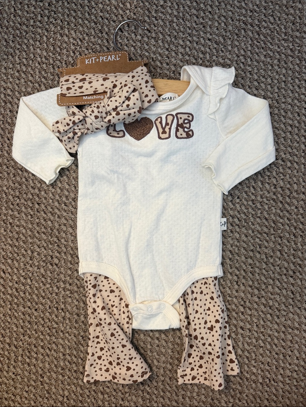 Kit + Pearl Cream 'LOVE' Onesie, flare pants set with bow size 6-9M
